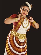 ninad caoncert series, bharatanatyam, dance festival, sneha nambiay, mohini attam